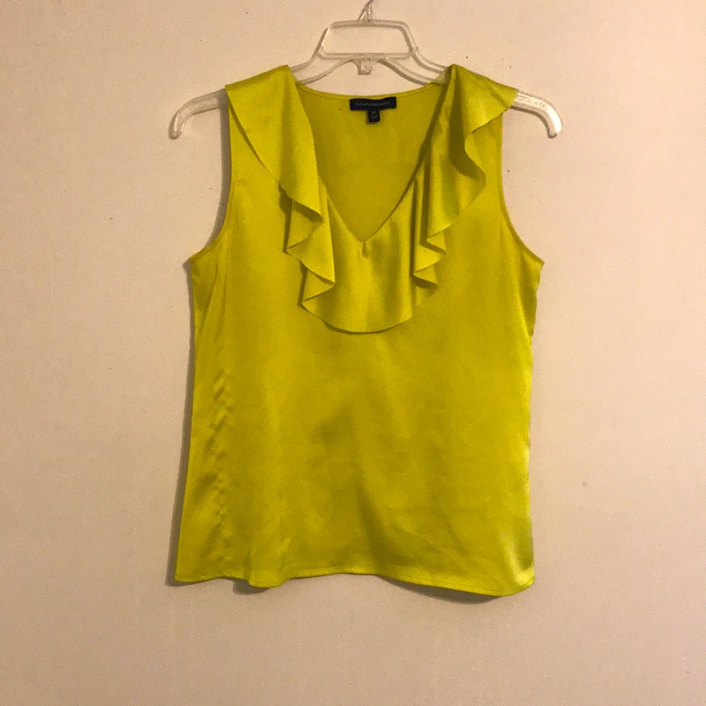 Beautiful Banana Republic sleeveless top